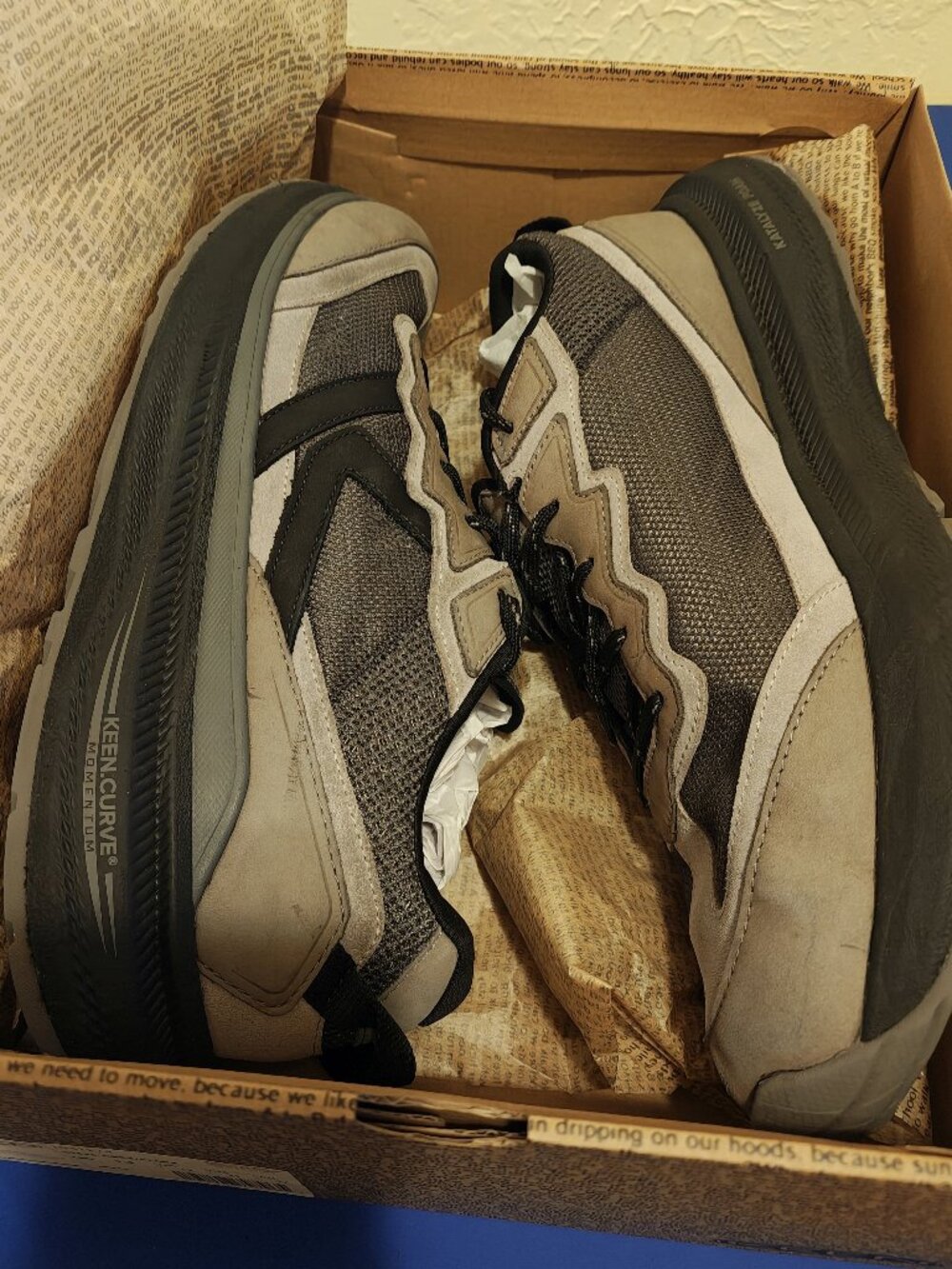 Keen Men’s WK500 Leather Walking Shoe size 13